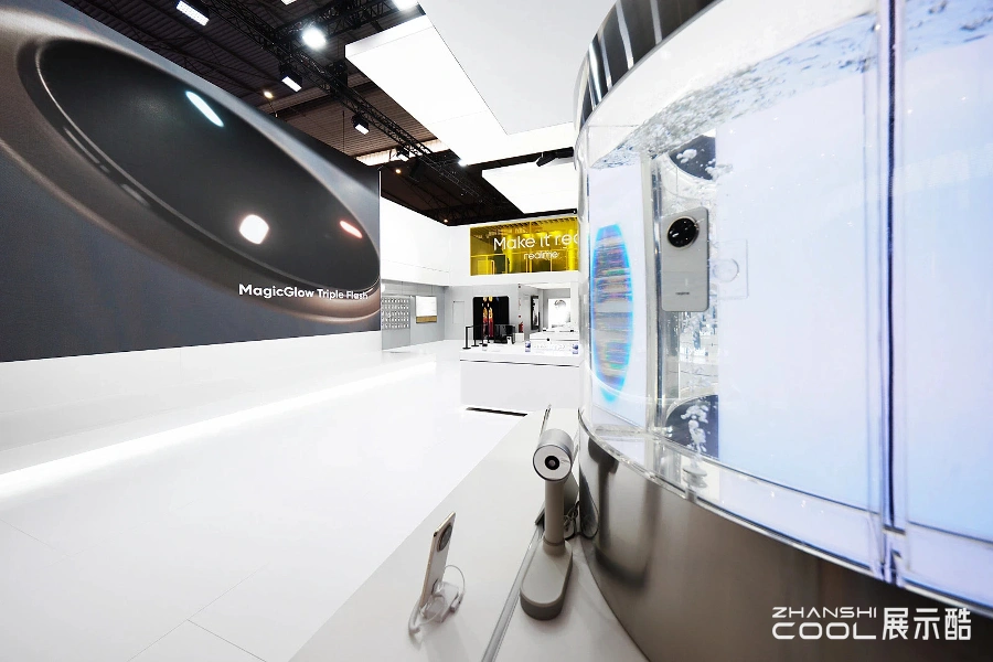 图片[2] - 【西班牙】MWC2025移动通信展  realme 展台照片｜JPG｜11个｜6.02M - 展示酷